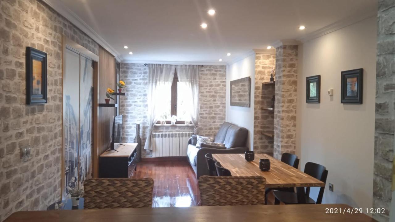 Apartamento Con Terraza Al Puente Romano Cangas de Onís Exterior foto