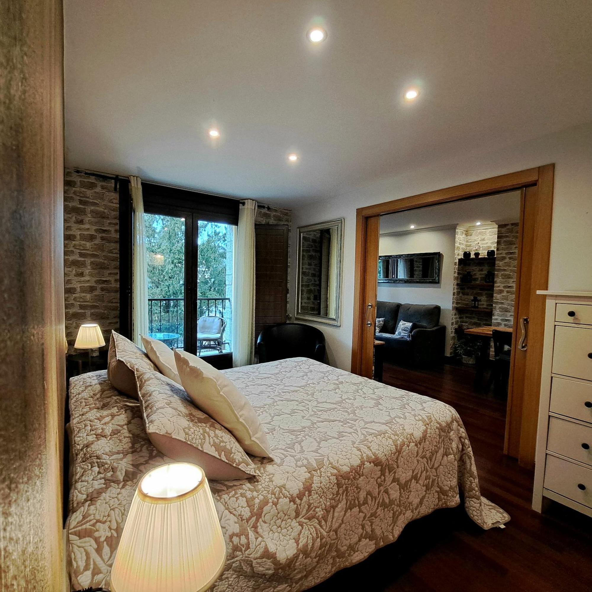 Apartamento Con Terraza Al Puente Romano Cangas de Onís Exterior foto