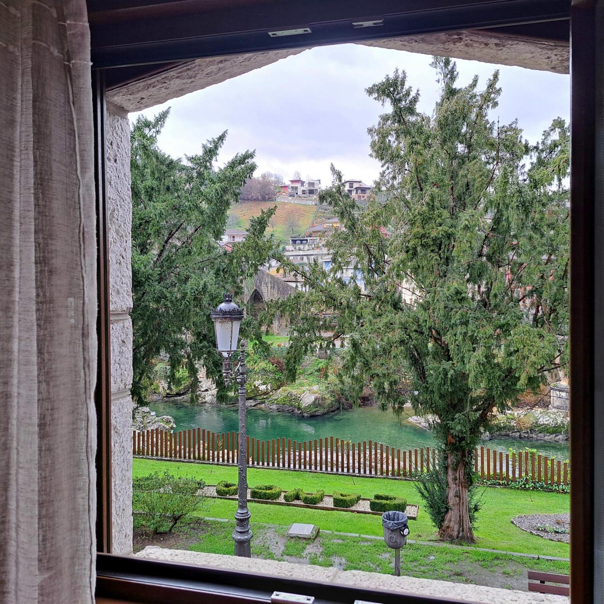 Apartamento Con Terraza Al Puente Romano Cangas de Onís Exterior foto